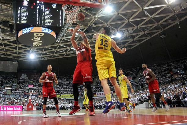 年加盟曼城 年加盟曼城